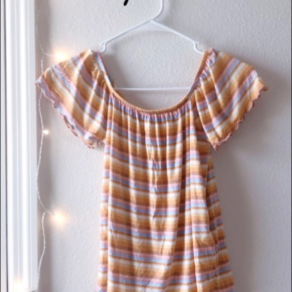 Billabong striped tee with ruffle sleeves!